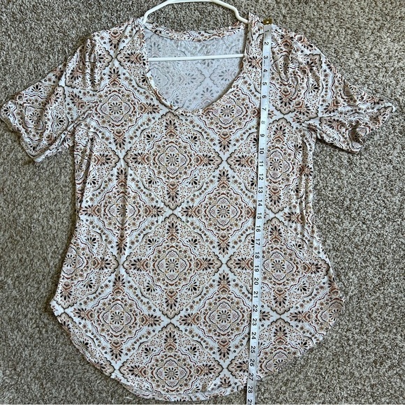 🦋 Maurices 24/7 Flawless Medallion Tunic Tee Casual Soft Comfy Summer Large - Picture 7 of 7